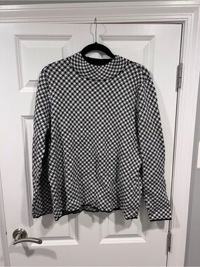 Lands' End Black and White Knit Sweater
